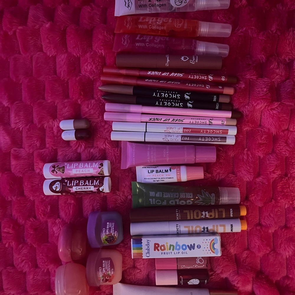 Lips 👄 Lip Balm, Lipstick 💄 Lip Gloss, Lip Oil, Lip Scrub, Lip Liners, 30 items